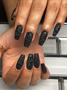 Medium Fall Nails 2023 16 Ideas: Embrace the Season with Style and Sophistication Edgy Nails, Grunge Nails, Her Nails, Black Nail, White Nail, Cozy Ambiance