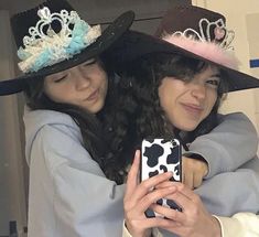 Chapeau Cowboy, Best Friends Aesthetic, Best Friend Photos, Cute Friend Pictures, Bff Goals, Bestie Goals, Bff Pictures, Friend Goals