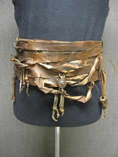 accessory belts Medieval Fisherman, Hunter Medieval, Dark Shaman, Ref Costume, Caleb Wittebane, Eyvind Earle, Fallout Rpg, Outfit Ideas For Characters, Icewind Dale