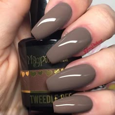 Patrick Day Nails, Brown Nail Designs, Nail Paint Shades, Brown Nails Design, Brown Nail, Tweedle Dee, Nail Prep, Brown Nails