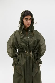 Raincoat Fashion, Raincoat Outfit, Green Raincoat, Khaki Trench, Vancouver Fashion, Parka Style, Sportswear Fashion, Muslim Fashion Outfits, Fashion Portfolio