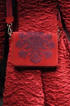 Simply Red, Garden Pictures, Milan Fashion Weeks, Pretty Bags, Alberta Ferretti, Floral Dresses, Gorgeous Bags, Red Fire, Fall 2015