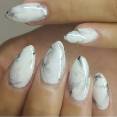 @julianadawdyyy White Marble Nails, Short Almond Shaped Nails, Marble Acrylic Nails, Unghie Nail Art, Marble Nail Art, Almond Shape Nails