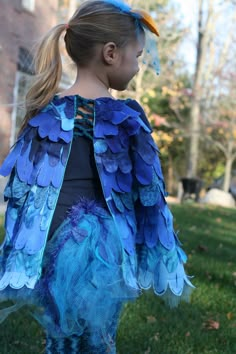 Blue bird costume made of mostly fabric scraps and some old t-shirts. Diy Bird Halloween Costumes, Beaker Costume, Bird Wings Diy Costumes, Blue Bird Costume, Blue Bird Wings Costume, Rio Costume, Bluebird Costume Ballet, Bird Outfit, Bird Costume Kids