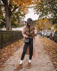 vermont fall outfits 3 Outfit Ugg, Fall Fashion Casual, Winter Cosy, Women's Fall Fashion, Vermont Fall, Fashion Casual Outfits, Womens Fashion Casual Fall