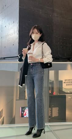 Office Trendy Outfit, Korean Professional Outfits Women, Korean Classy Outfits For Women, Korean Smart Casual Outfit, Simple Professional Outfits, Journalist Outfit Reporter, Elegant Korean Outfit, Korean Outfits Elegant, Korean Office Look