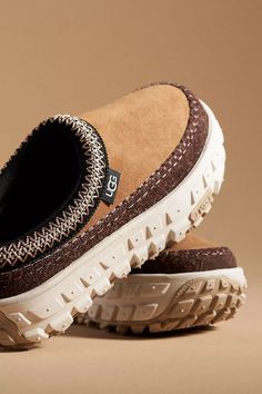 UGG® Venture Daze Platform Slide Shoes | Anthropologie Latest Shoes For Women 2024, Short Platform Uggs, Chanel Iphone Case, Winter Style Guide, Slide Shoes, Pretty Shoes Sneakers, Woven Shoes, Women Platform Shoes, Platform Slides