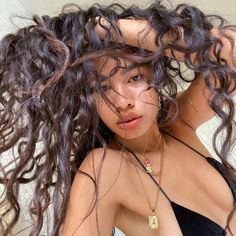 Curly Hair Subliminal Results, Curly Hair Beach, Ethereal Grunge, Foto Poses, Dream Hair, Long Curly Hair, Curly Girl, 가을 패션, Long Curly