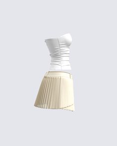 Sometimes less is more 😚 This two-piece set features two versatile basics: A white jersey tube top, paired with a cream crepe pleat skirt - perfect for dressing up with accessories 🤍 White Pleated Skirt For Summer Party, Chic White Tube Top For Night Out, Fitted Cream Tube Top For Summer, Fitted Beige Pleated Skirt For Party, Chic White Tube Top For Day Out, Casual White Tube Top For Night Out, White Pleated Mini Skirt For Night Out, Chic Pleated Cream Mini Skirt, Chic White Pleated Skirt For Day Out