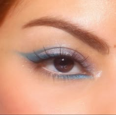 "Oh Christmas brow, oh Christmas brow, how lovely are your arches..." Cinderella Makeup, Eyebrow Trends, Silver Eye Makeup, Blue Makeup Looks, Face Charts, Make Up Tutorials, Prom Eye Makeup