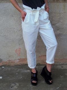 "White linen hight waisted pants,made on 100 % linen, very mofortable and chic ! 🎁 Gift - ✈ EXPRESS SHIPPING✈ ☎ Please, provide your mobile number in a note to seller look other similar itmes in my etsy shop https://www.etsy.com/shop/AdrenalineFashion SIZE XS bust: around 33 in / 84-86 cm Waist: around 26 in / 62-64 cm Hip: around 35.5 in / 88-90 cm Aproxx height: 5'3\" / 160 cm SIZE S bust: around 35 in / 88-90 cm Waist: around 28 in / 66-68cm Hip: around 37 in / 90-92cm Aproxx height: 5'5\" / Drop Crotch Pants Women, White Linen Pants Women, Black Kaftan, Harem Pants Women, Baggy Pants, White Linen Pants, Drop Crotch Pants, Leather Gladiator Sandals, Black Party Dresses