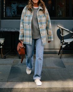 Check Jacket from Sezane worn with wide leg jeans Jackets For Winter, Wool Winter Jacket, Check Jacket, Checked Jacket, Wool Winter, Oversized Jacket, Baggy Jeans