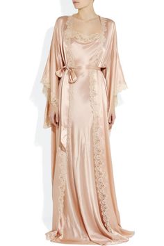 Jenny Packham Robe via Net a Porter (discontinued) Jean Harlow, Vintage Nightgown, Life Rules, Jenny Packham, Pretty Lingerie, Nightgowns, Vintage Lingerie, Beautiful Lingerie, Vintage Glamour