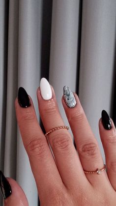 #unhas #fyp Nails Inspiration Black, Vibrant Nails, Casual Nails, Black Nails, Almond Nails, Swag Nails, White Nails, Beauty Nails, Simple Nails