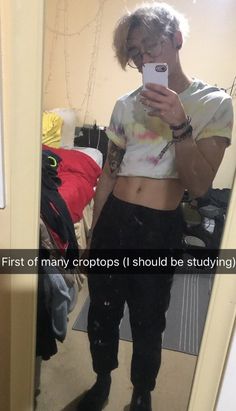 Top Hoodie Outfit, Crop Top Hoodie Outfit, Guy In Crop Top, Boys In Crop Tops, Harajuku Goth, Hoodie Outfit Men, Mens Crop Top