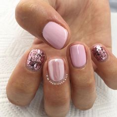 Powder Dip Nails Ideas, Gel Nails At Home, Glitter Gloss, Cute Gel Nails, Get Nails, Dipped Nails, Chic Nails, Short Acrylic Nails, Powder Nails