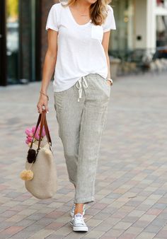 Fii Puternic, Baskets Converse, Tennis Shoes Outfit, Cropped Linen Pants, Summer Pants, Linnet, Loose Outfit, Converse Sneakers