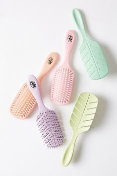 Wet Brush Aesthetic, Preppy Hair Brush, Hair Supplies Aesthetic, Aesthetic Hair Brush, Hair Brush Aesthetic, Hairbrush Aesthetic, Cute Hair Brush, Wet Hair Brush, Brush For Hair