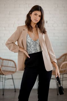 Cute Blazers For Women, Business Professional Outfits Dresses, Stylish Outfits For Women Over 30, Business Luncheon Outfit, Business Attire Outfits For Women, Outfit For Professional Headshots, Taupe Outfits For Women, Court Attire Women Casual, Trendy Work Outfits For Women Summer