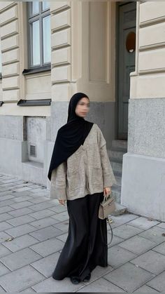 Malaysian Fashion Outfits, Jersey Hijab Aesthetic, Winter Outfit For Hijab, Hijabi Fancy Outfit, Dutch Hijab Style, Fall Muslim Outfits, Modest Fashion Hijab Abayas, Modest Fall Outfits Muslim, Hijab Outfit Ideas Winter