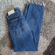 Super High Rise Ankle Straight Jeans. Size 2 Long. Too Big. Super Cute Wish They Fit Pants American Eagle, Ankle Straight Jeans, Fancy Fits, Ae Jeans, Christmas Stuff, American Eagle Jeans, American Eagle Outfitters Jeans, Coop, Colored Jeans