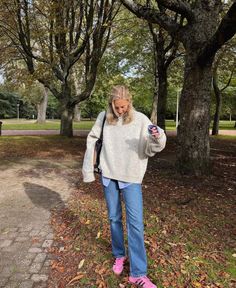 Pink Gazelle Outfit Woman, Bliss Pink Gazelle Outfit, Colored Sambas Outfit, Colorful Sambas Outfit, Colorful Adidas Outfit, Purple Gazelle Adidas Outfit, Pink And Green Gazelle Adidas Outfit, Light Pink Shoes Outfit, Spezials Adidas Outfit