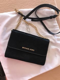 Sac Michael Kors, Authentic Bags, Henderson Nv, Cute Wallets, Girly Bags, Michael Kors Purse, Luxury Purses, Fancy Bags, Pretty Bags