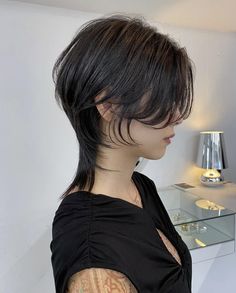 Center Part Mullet, Wolf Tail Haircut, Boyish Haircut, Color Block Hair, Headbands For Short Hair, Hairstyles For Layered Hair