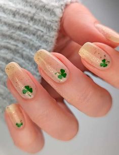 27+ Simple St. Patrick's Day Nails You'll Love - simple, cute, classy St Patrick S Day Nails, St Patrick Nail Designs, St Patricks Nail Designs, Green Mani, Saint Patrick Nail, St Patrick's Day Nails, Festive Manicure, St Patricks Day Nails, Festive Nail Art