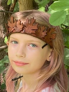 Frolic in the forest with this Sylvan crown, adorned with hand-tooled leather oak leaves. The headband is backed with a layer of fabric and ties in the back with a leather lace.  Perfect for cosplay, Renaissance Faires, or just running through the woods. Running Through The Woods, Woodland Crown, Decorative Hair Pins, Leather Crown, Nature Witch, Leather Headbands, Medieval Costume, Oak Leaves, Hand Tooled Leather