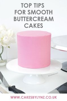 Top Tips for Smooth Buttercream Cakes Smooth Buttercream Recipe, Smooth Buttercream Frosting, Smooth Buttercream, Fondant Smoother, Decorator Frosting, Icing Frosting, Smooth Cake, Buttercream Cakes