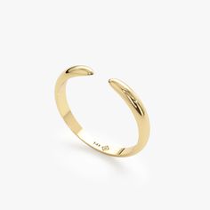 Marina Made to stay - a solid 14K gold claw ring that is created with you in mind. This dainty piece is a great option for everyday wear and can also be worn as a pinky ring. - Handmade- Solid Gold- Band Dimension: 2.5 mm Width All pieces come beautifully boxed in suede pouches you can always use (which really comes in handy when traveling!) Pearl Pinky Ring, Gold Pinky Rings Women, Women’s Pinky Rings, Claw Ring, Solid Gold Band, White Gift Boxes, Pinky Ring, Shopping Websites, Gold Set