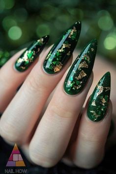 Green And Bronze Nails, Dark Green Nails With Gold Flakes, Green Nails With Gold Flakes, Fall Nail Art Ideas, Art Inventory, Future Nails, Fail Nails, Green Acrylic Nails, Chic Nail Art