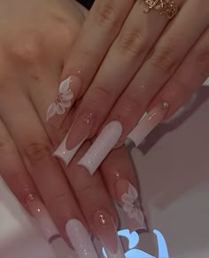 Grad Nail Ideas, Graduation Nails Acrylic, College Graduation Nails, Quinceanera Nails, Gold Acrylic Nails, Studded Nails, Simple Gel Nails, French Acrylic Nails