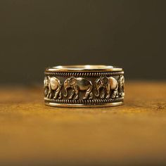 Luxury Engraved Bands For Men, Luxury Engraved Sterling Silver Bracelet For Men, Luxury Gold Bands With Engraving, Elephant Indian, Elephant Fashion, Style Africain, Elephant Ring, Animal Ring, Elephant Jewelry