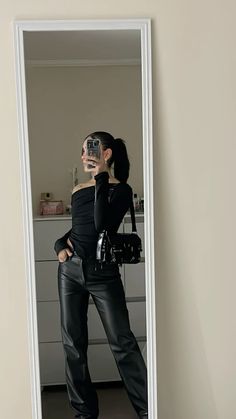 Leather Pants Aesthetic, Nana Fine, Outfits Rock, Models Off Duty, Fall Winter Outfits, Fitness Inspo, Fashion Inspo Outfits