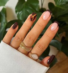 35+ Trendy Mob Wife Nails You Need To Try Now; tortoise nails! This includes mob wife nails 2024, mob wife nails aesthetic, mob wife nails brown, mob wife nails square, mob wife nails almond, mob wife nails ideas, mob wife nails black, mob noss wife nails, mob wife french nails & more! This also includes mob wife nail ideas, mob wife nail art, mob wife nail designs, mob boss wife aesthetic, mob wife aesthetic, mob wife beauty, french nails mob wife & more! #mobwifenails #mobwifenailsaesthetic #mobwifenailsideas 2025 Nails, Ombre Chrome Nails, September Nails, February Nails, Fire Nails, Funky Nails