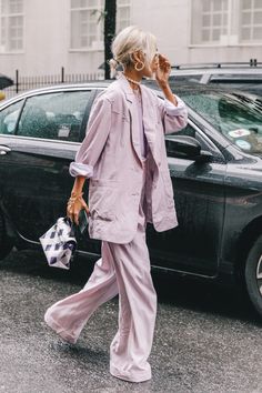 Spring Summer 2019 Street Style from New York Fashion Week by Collage Vintage Mode Editorials, Street Style Fall Outfits, Street Style 2017, Collage Vintage, Fashion Blogger Style, Looks Street Style, Trendy Outfit, Moda Vintage