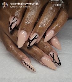 Trendy Almond Nails Designs, Black Abstract Nail Designs, February Nails Stiletto, Beyoncé Inspired Nails, Nude Baddie Nails Almond, Black With Gold Lines Nails, Modern Art Nails, Modern French Tip Nails, Stiletto Nails Black Women