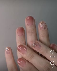 Inspirasi kuku palsu yg sedang tren dan Dapatkan Harga Kuku Palsu Termurah. Beli Kuku Palsu dan Cek Review Produk. Gratis Ongkir ✓ Bisa COD ✓ Paylater ✓ Cashback Korean Nail Art Simple Kuku Pendek, Simple Elegant Nail Designs Classy, Nail Art Elegant Classy Beautiful, Nail Art Simple Elegant Classy, Oval Nails Inspiration, Kutek Disney, Minimal Nails Art