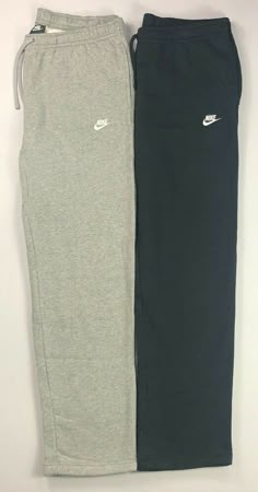 Nike Sweatpants Outfit, Sweatpants Aesthetic, Old Nikes, Nike Jumper, Pants Outfit Men, Men's Activewear, Pants Nike, Sweatpants Outfit, Nike Sweats