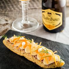 Tartine gastronomique au Maredsous® Fagotin Double Crème, thon et rôti de veau #Maredsous #Fromage #Apetissant #Gastronomie Beer Food, Club Sandwich, We Are Family, Spreads, Beer, Cheese