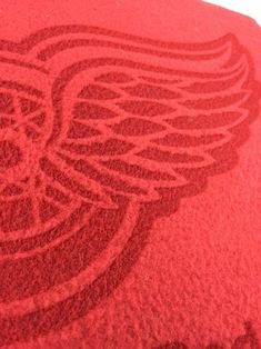 the detroit red wings logo is shown on a towel