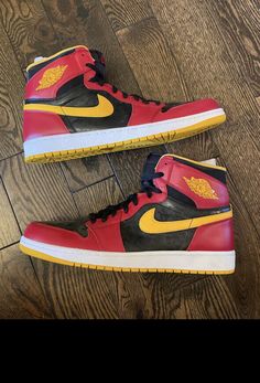 * please note the box lid will not be included as i needed it for a different pair. Bottom half of box is included..Shoes are barely used and are in excellent condition with the og box..Nike Air Jordan 1 Retro High OG Human Highlight Reel 2013 Size 11.5 555088-017. Nike Air Jordan 1 Retro, Air Jordan 1 Retro High Og, Air Jordan 1 Retro High, Nike Air Jordan 1, Air Jordan 1 Retro, Jordan 1 Retro High, Jordan 1 Retro, Air Jordan 1, Nike Air Jordan