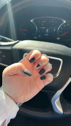 Simple Nashville Nails, Western Spade Nails, Punchy Fall Nails, Utah Nails Summer, Tomboy Nail Designs, Black Country Nails, Boots And Hearts Nails, Dark Western Nails, Nails For Nashville Trip