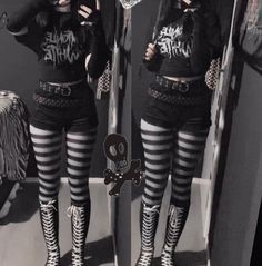 Emo Leggings Outfit, Scene Goth Outfits, Post Hardcore Outfit, Bimbocore Outfits Black, Emo Bimbocore Outfits, Emo Girl Outfits 2000s, Striped Tights Outfit, Emo Clothes 2000s, Scene Outfits 2000s