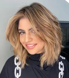 Shaggy Midi Cut with Honey Balayage Mid Haircuts, Medium Length Hairstyle, Hairstyles For 2023, Mid Length Blonde, Honey Balayage