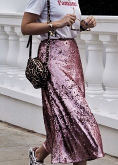 NWT H&M Trend Pink Sequined Midi Skirt XS S M L Fashion Bloggers Sold Out | eBay Sequin Skirt Outfit, The Frugality, Sequin Outfit, Moda Chic, Looks Street Style, Mode Inspo, Looks Chic, 가을 패션, Looks Style