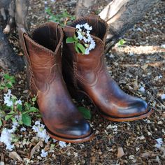 Plain Jane Shortie ankle boots in a rich, dark brown. Check out the beautiful distressed, butter soft leather, and braiding detail up the sides, and around the shaft opening. These will be a go to pair of boots. Great with jeans, dresses, skirts, or "Daisy Dukes." These are a little bit cowgirl and little bit gypsy. Clothing Basics, Lane Boots, Everyday Boots, Plain Jane, Western Ankle Boots, Fantastic Shoes, Chunky Heels Boots, Ankle Heels, Leather Boots Women