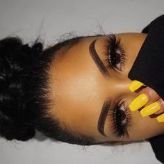 ❀❥ [ p i n t e r e s t ] : S H E Ŝ O B O U G I E ❀❥ Eyelashes Black Women, Yellow Eyelash Extensions, Eyelash Black Women, World Hair, Pretty Brown Eyes, Perfect Eyelashes, Pretty Lashes, Makeup On Fleek, Lashes Makeup